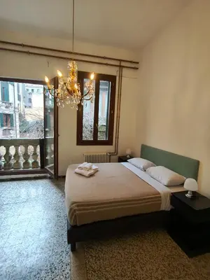 Letto o letti in una camera di Cannaregio Romantic View Apartment