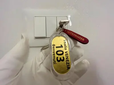 Certificato, attestato, insegna o altro documento esposto da Thalia Room Venezia Mestre