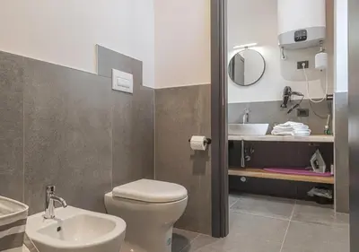 Bagno di A 3 minuti a piedi dal centro storico e dalla stazione dei treni