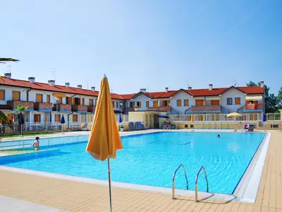 Piscina di Apartment Solmare-4 by Interhome o nelle vicinanze