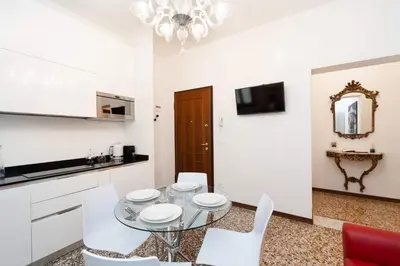 Cucina o angolo cottura di Just Urban Stays - Castello 5067 boutique apartment