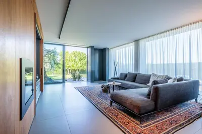 Area soggiorno di LUXURY VILLA RUBIN with Jacuzzi POOL GYM & SPA near Venice and Padua