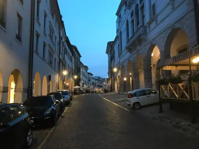 Il quartiere o una zona nella vicinanze della stanza in casa privata