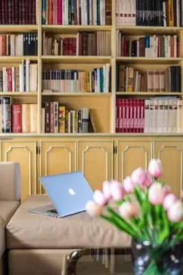 Biblioteca nell'appartamento
