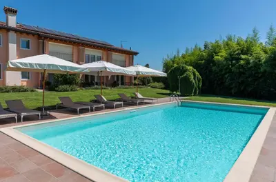 Piscina di Residence Regina dei Prati o nelle vicinanze