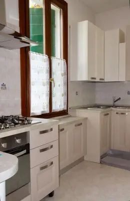 Cucina o angolo cottura di Isola del Lido, Luminoso, immerso nel verde, per 5