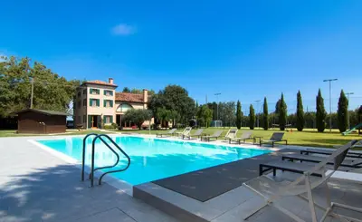 Piscina di Casolare La Quercia o nelle vicinanze
