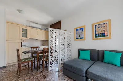 Cucina o angolo cottura di GuestHost - Venezia Santa Lucia Station Lovely Flat!