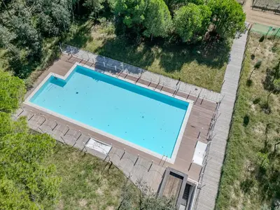 Piscina di Piscina Fronte Mare & Giardino Privato - Jl Blue Apartments o nelle vicinanze