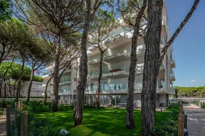 Giardino di Piscina Fronte Mare & Giardino Privato - Jl Blue Apartments