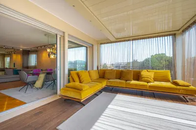 Area soggiorno di Venice New Luxury Penthouse - free parking and roof terrace