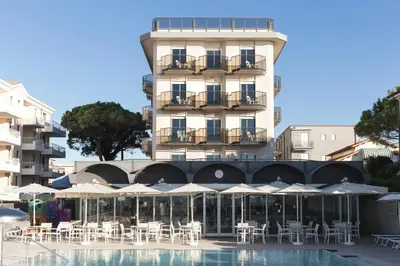 Piscina di Hotel Cambridge o nelle vicinanze