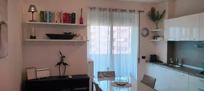 Cucina o angolo cottura di Casa quinto piano - moderno appartamento con garage privato