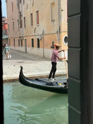 Ospiti di Ca' Rioba - Patio Privato e Vista Canale a Cannaregio