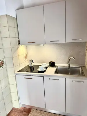 Cucina o angolo cottura di Casa degli Albicocchi - near Venice - whole house with garden and free Prkg