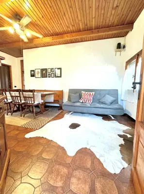 Area soggiorno di Casa degli Albicocchi - near Venice - whole house with garden and free Prkg