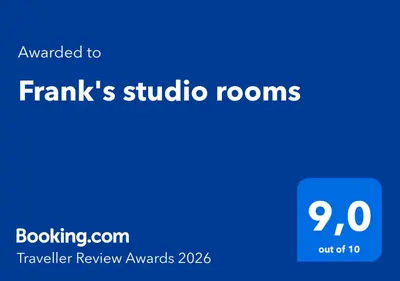 Certificato, attestato, insegna o altro documento esposto da Frank's studio rooms