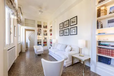 Area soggiorno di La casa di Hubert De Givenchy - Dimora Italia
