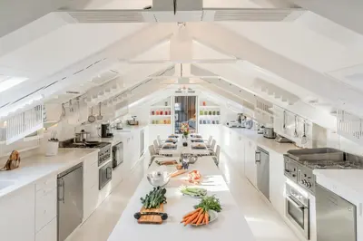 Cucina o angolo cottura di La casa di Hubert De Givenchy - Dimora Italia