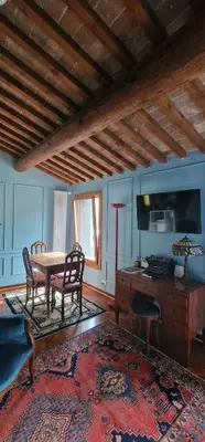 Area soggiorno di Elegante alloggio in casa storica-Borgo Portello