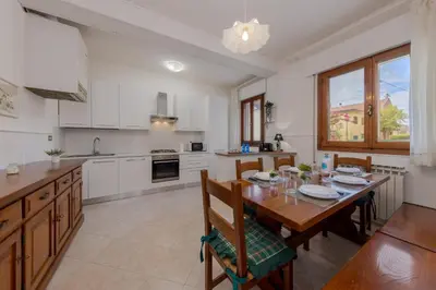 Cucina o angolo cottura di Gate2-MarcoPoloAirport-2 camere da letto-Wifi-Netflix-15' da Venezia