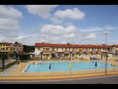 Piscina di Lovely flat with pool-Beahost o nelle vicinanze