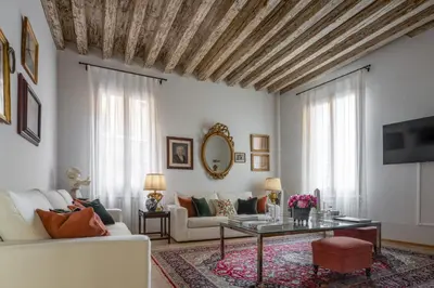 TV o dispositivi per l'intrattenimento presso Miracoli Apartment with View on the Canal R&R