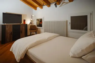 TV o dispositivi per l'intrattenimento presso ELBI Suites - Countryside Retreat
