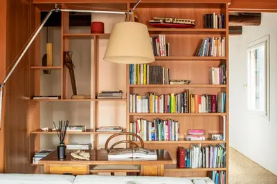 Biblioteca nell'appartamento