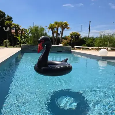 CasaKadd001Luxury Heated Pool Garden PatioBarbeque