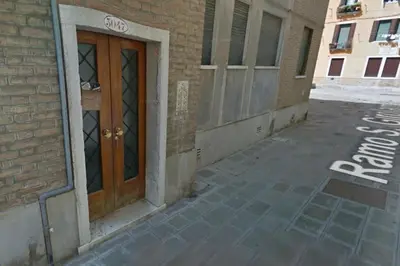 Planimetria di Casa Carla - Comodo appartamento in Venice Cannaregio - 2 Camere private