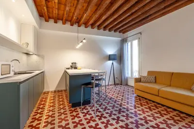 Cucina o angolo cottura di SAN LORENZO APARTMENTS 5054
