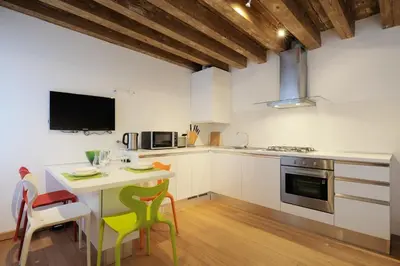 Cucina o angolo cottura di The Lion's House APT1