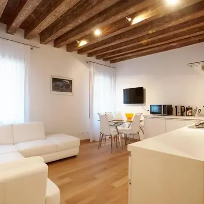The Lion's House APT2