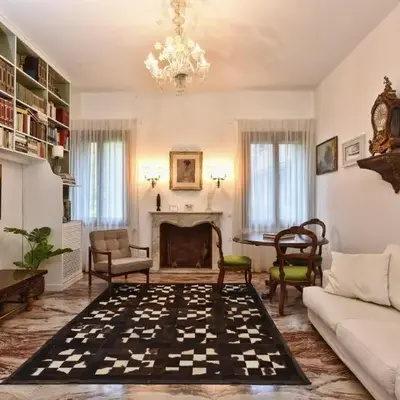 Soderini Splendor: First Floor Palazzo Charm at Castello Square