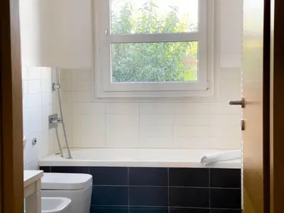 Bagno di Spazioso Apt vicino Stazione - Posto Auto