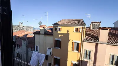 Vista generica su Chioggia o vista sulla città dall'interno dell'appartamento