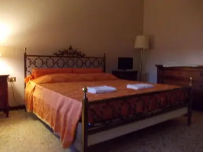 Letto o letti in una camera di Big Brother Bed & Rooms