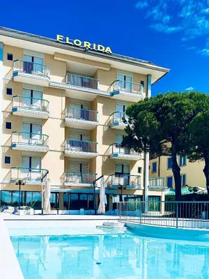 Piscina di Hotel Florida o nelle vicinanze