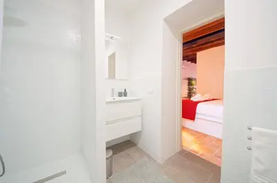 Letto o letti in una camera di DolceVita Apartments N 517 Canal View