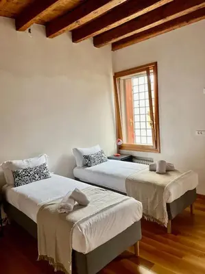 Letto o letti in una camera di Il Duomo,150 meters. Charm Home in Downtown