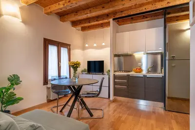 Cucina o angolo cottura di Loft Vicenza, Comfort in the Heart of the City
