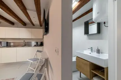 Cucina o angolo cottura di LONGA studio by Welc(H)ome