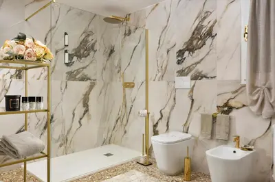 Bagno di Swan DolceVita Prestige Stay - Canal View & Exclusive Experience