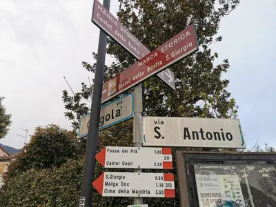 Certificato, attestato, insegna o altro documento esposto da La casa nel borgo