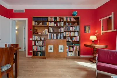 Biblioteca nell'appartamento