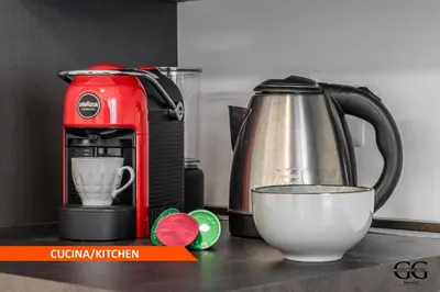 Set per la preparazione di tè e caffè presso GIGI HOUSE -appartamento PIAZZA MAZZINI- 200m dal mare