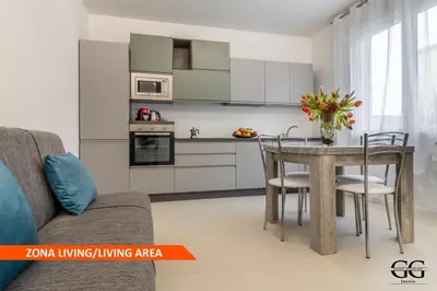 Cucina o angolo cottura di GIGI HOUSE -appartamento PIAZZA MAZZINI- 200m dal mare