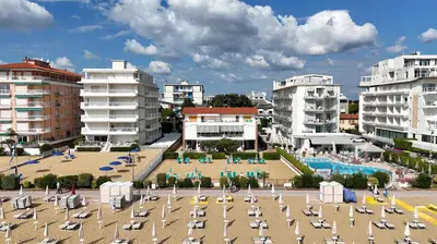 Piscina di App4rent Villa Zanetti - Appartamenti con spiaggia privata frontemare o nelle vicinanze