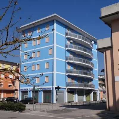 Bright flat in a colourful building-Beahost